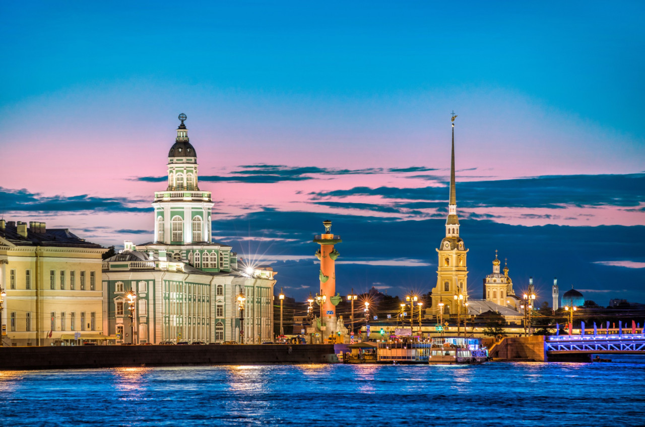 white night with pink sky neva st petersburg kunstkamera peter paul fortress rostral column