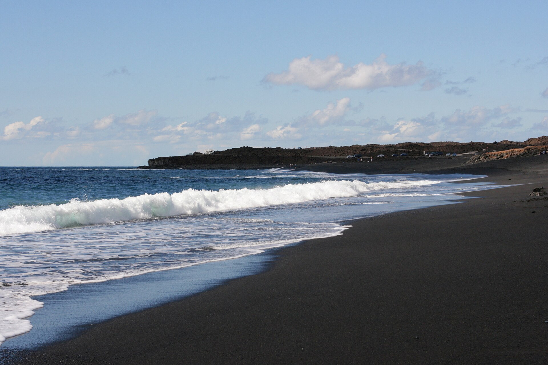 Janubio beach, spiaggia vulcanica vicino alle saline