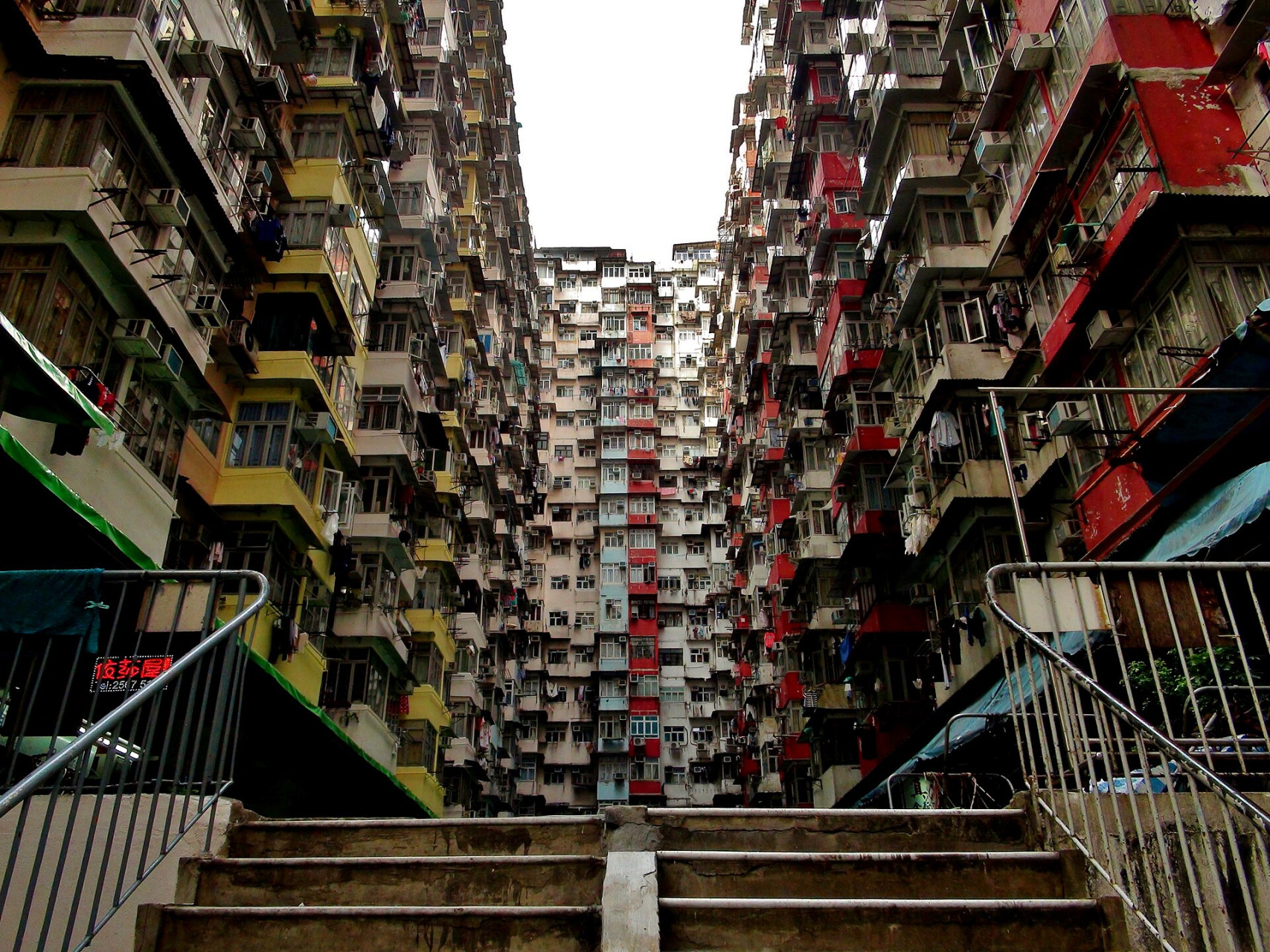 yickcheongbuildingandyickfatbuilding aug 2015 a