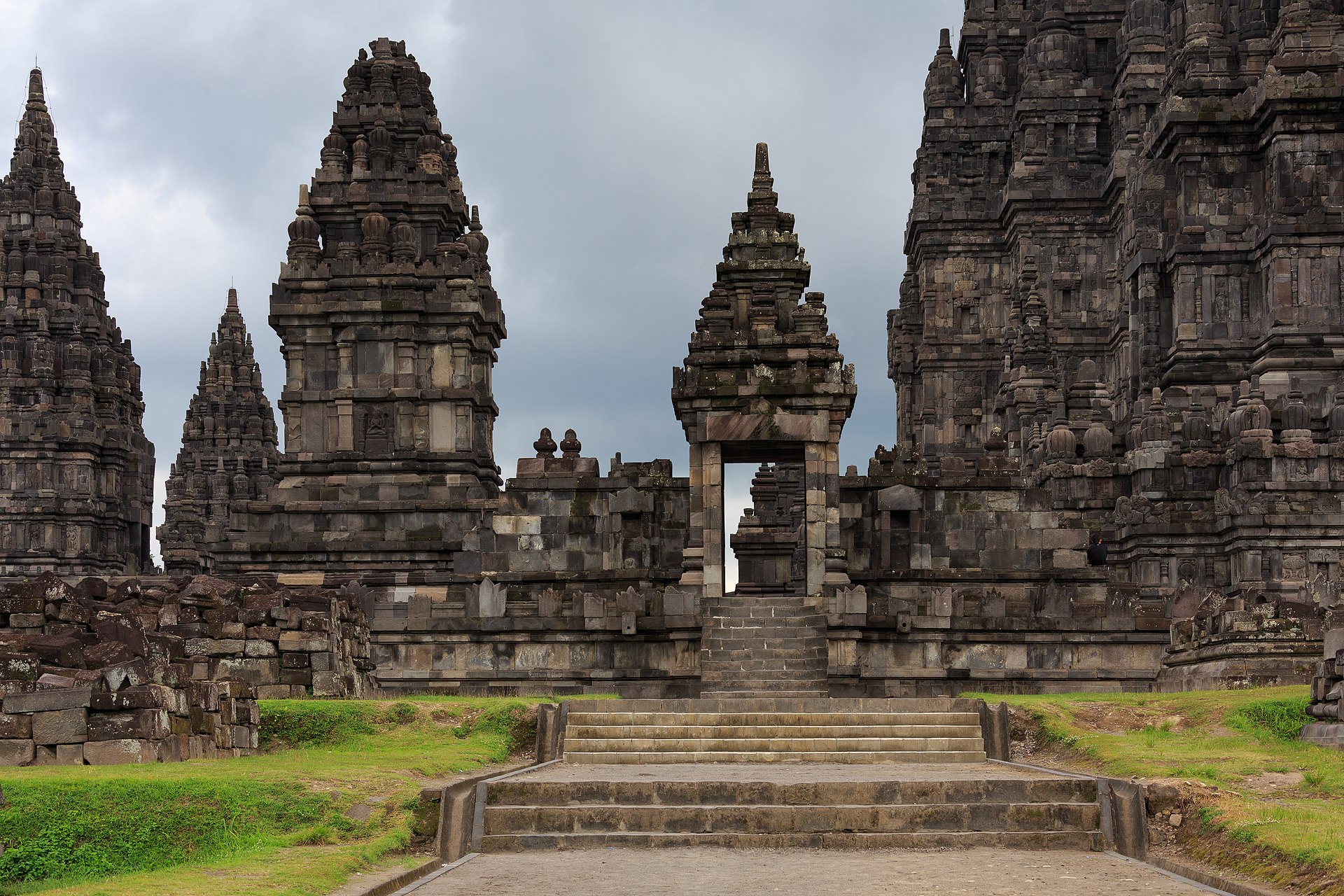 yogyakarta indonesia prambanan temple complex 23