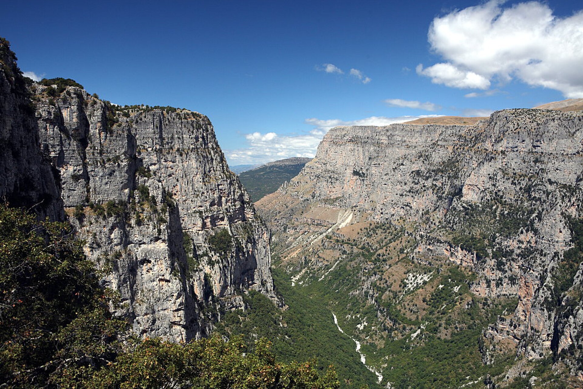zagori vikos gorge oxia towards vikos