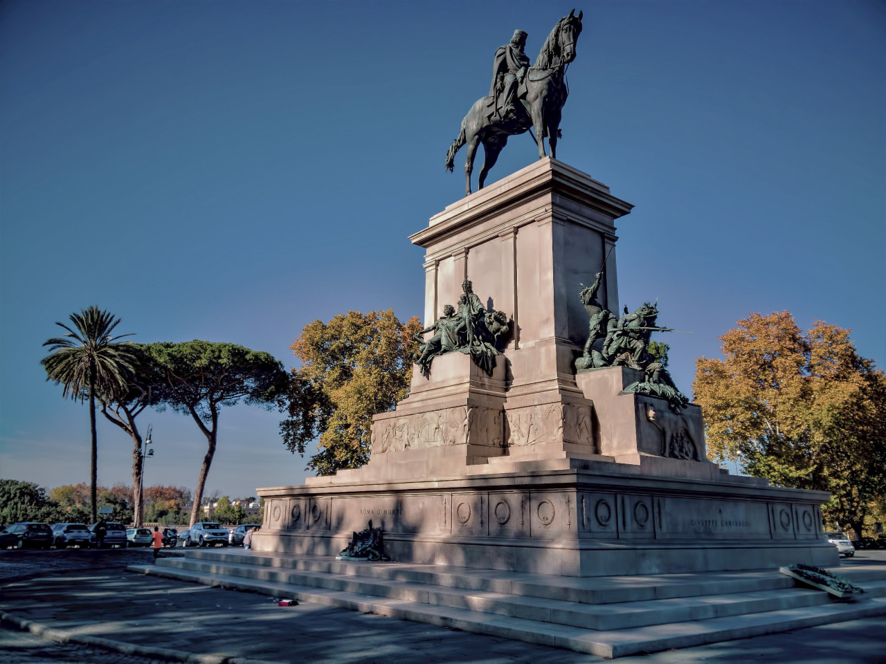 giuseppe garibaldi monument rome italy